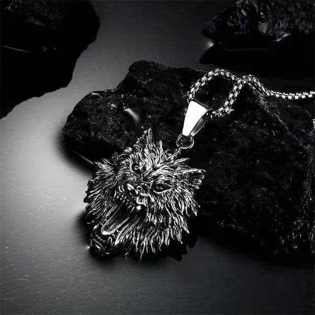 Viking Wolf pendant with chain (Limited edition)