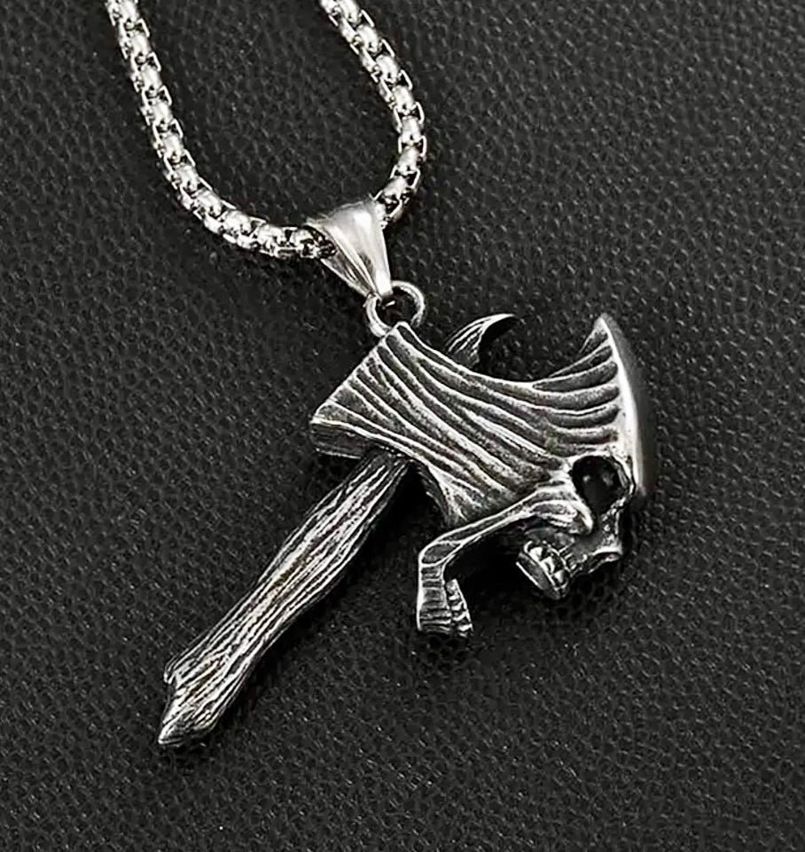 【希少！】Holy Chain～聖なる鎖～ Screaming skulled axe gothic pendant with chain (Limited edition