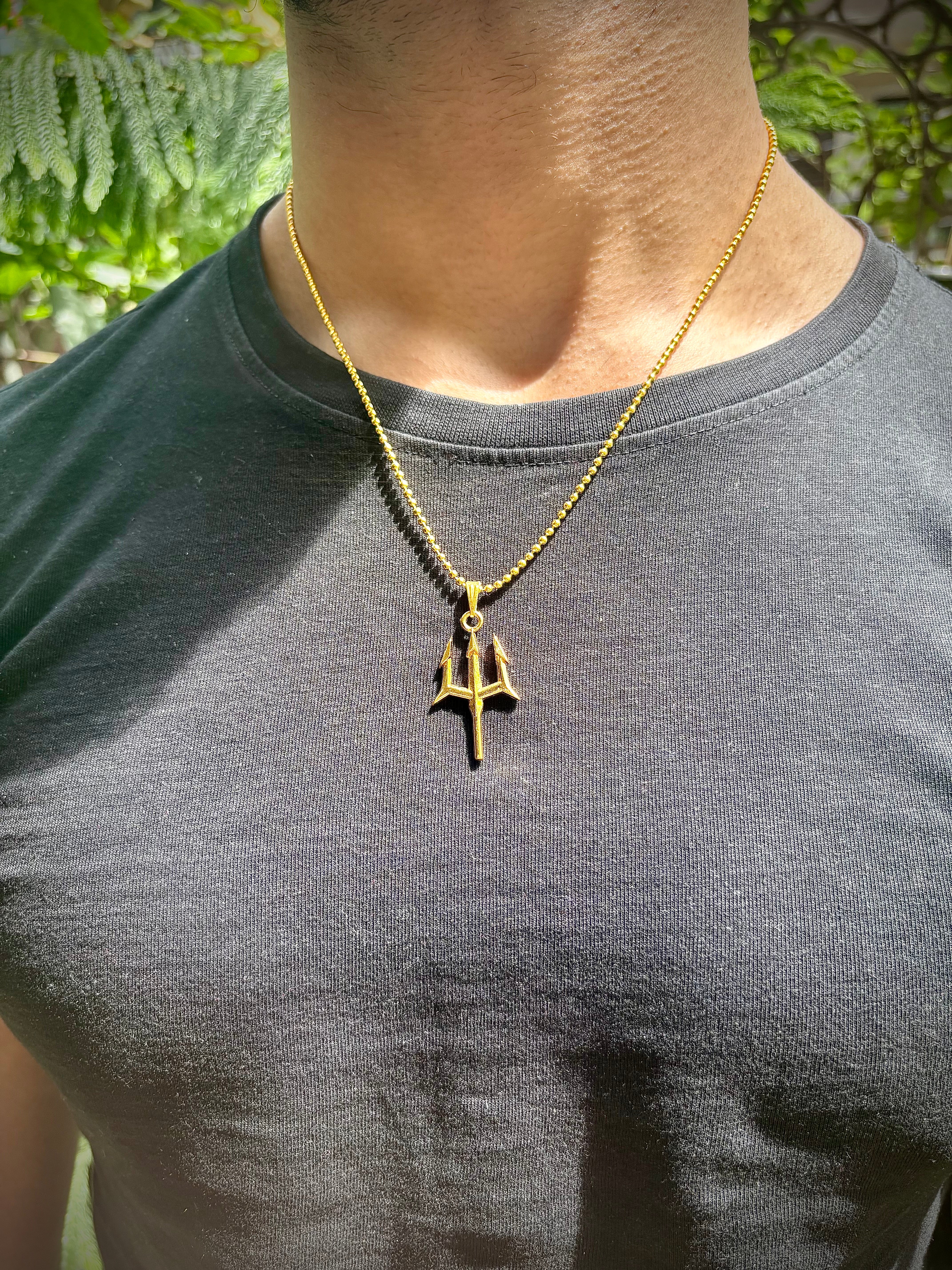 Minimalistic 18k gold plated trident pendant with chain (Limited