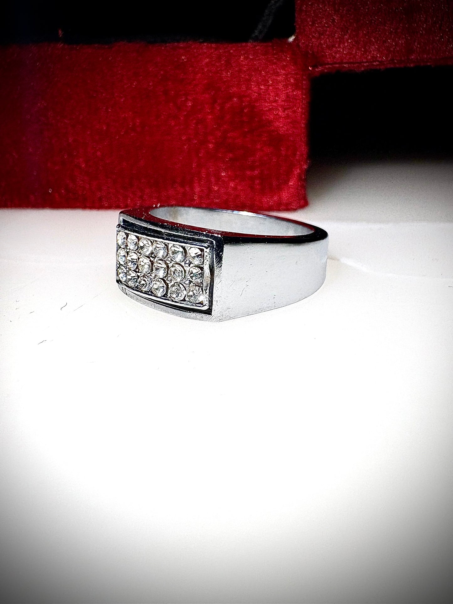 Square boxed diamond studded ring (Size - universal one size)