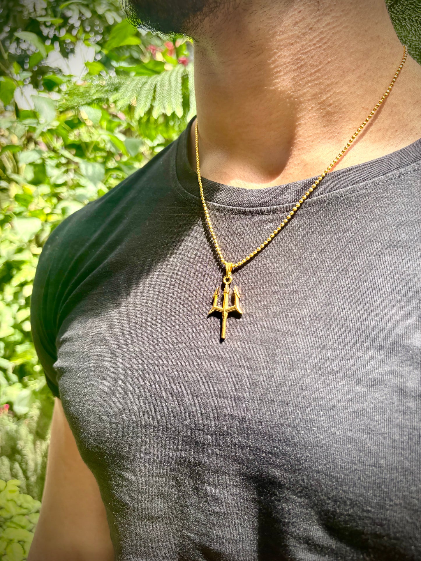 Minimalistic 18k gold plated trident pendant with chain (Limited edition)