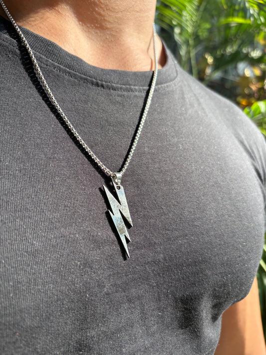 Thunder strike pendant with chain (Limited edition)
