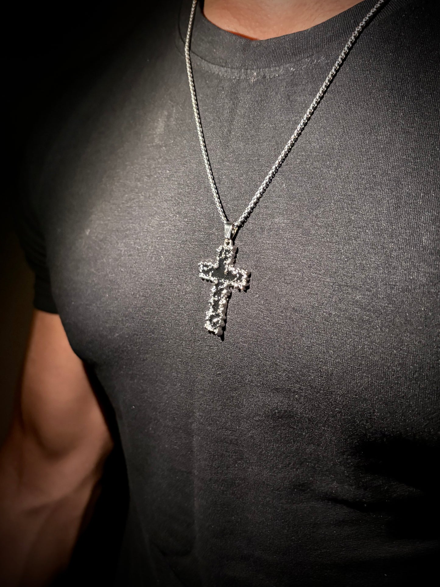 Froasted eclipse pendant with chain (Limited edition)