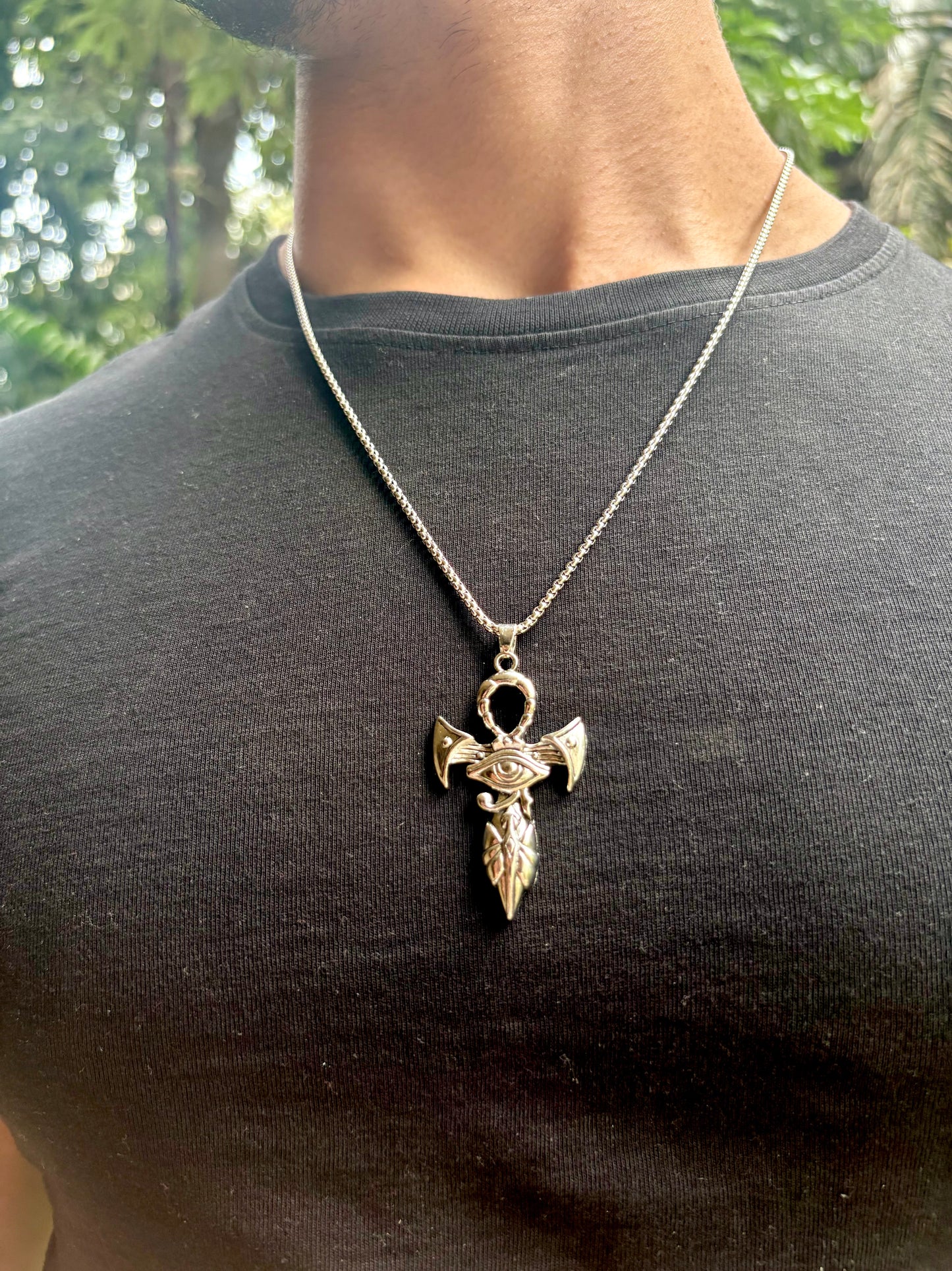 Chrome watcher pendant with chain (Limited edition)