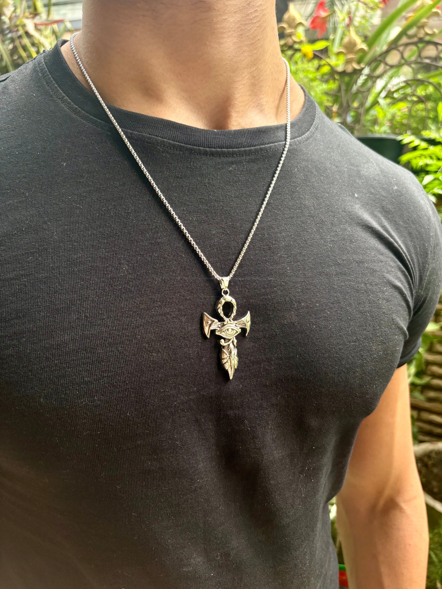 Chrome watcher pendant with chain (Limited edition)