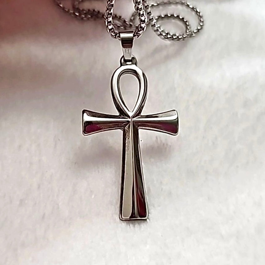Chrome cross pendant with chain (Limited edition)