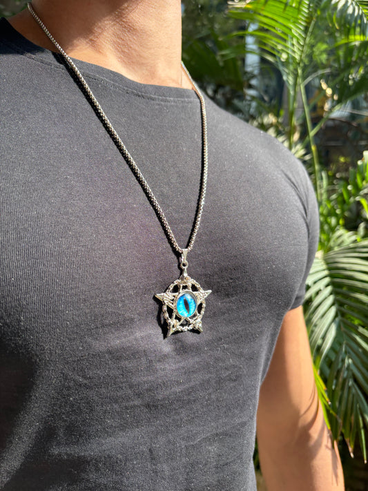 Predator star pendant with chain (Limited edition)