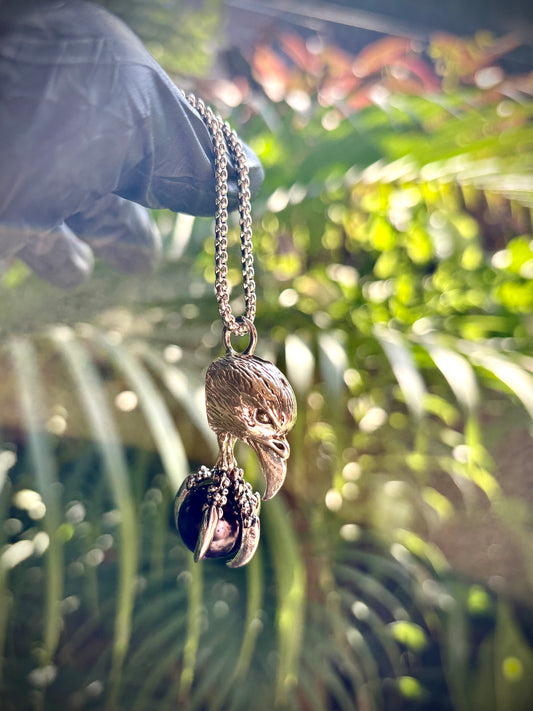 Eagle’s claw reign pendant with chain (Limited edition)