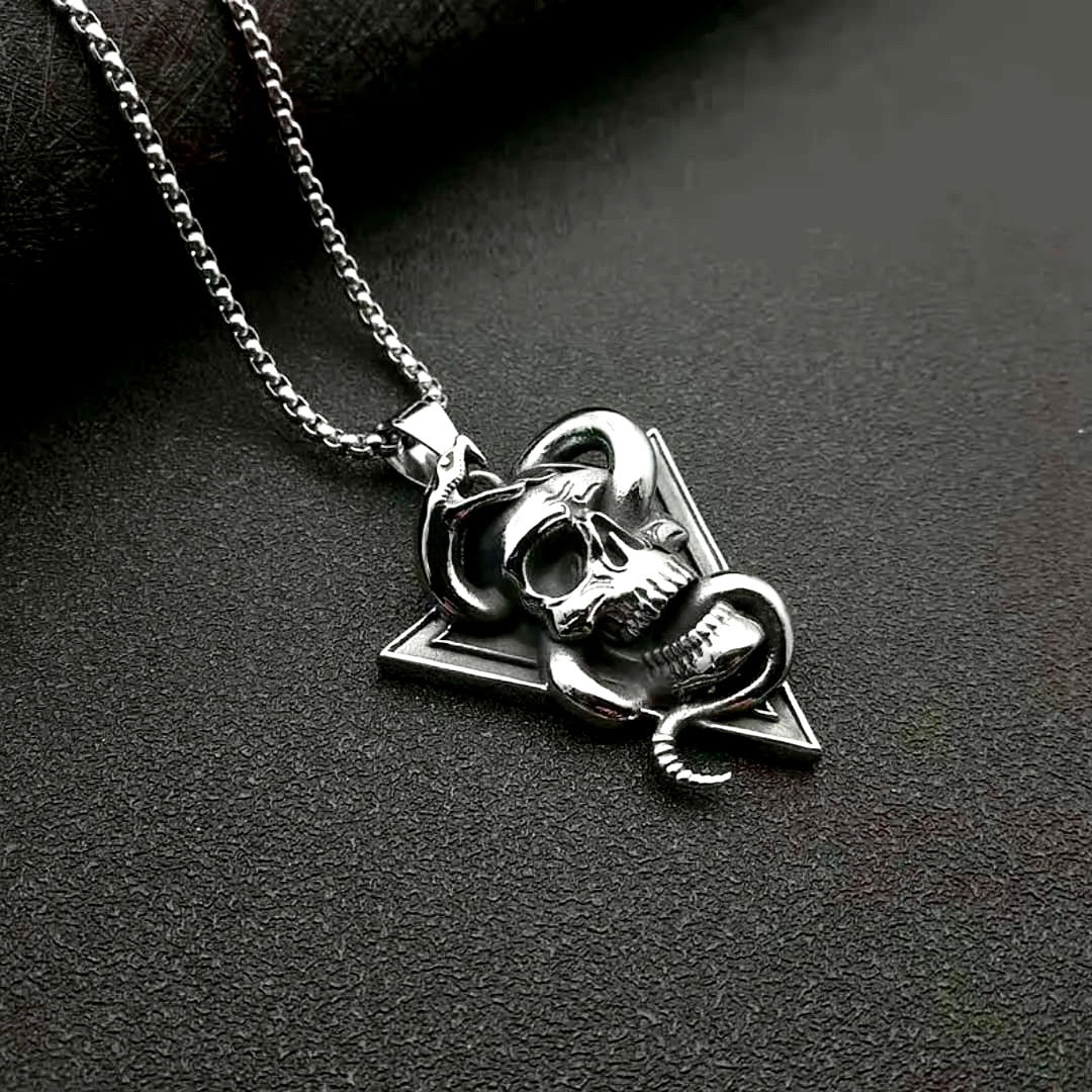 Demon skulled cobra pendant with chain (Limited edition)