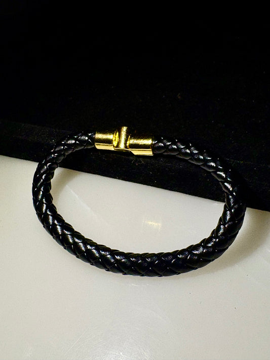 Jet black leather bracelet (Limited edition)