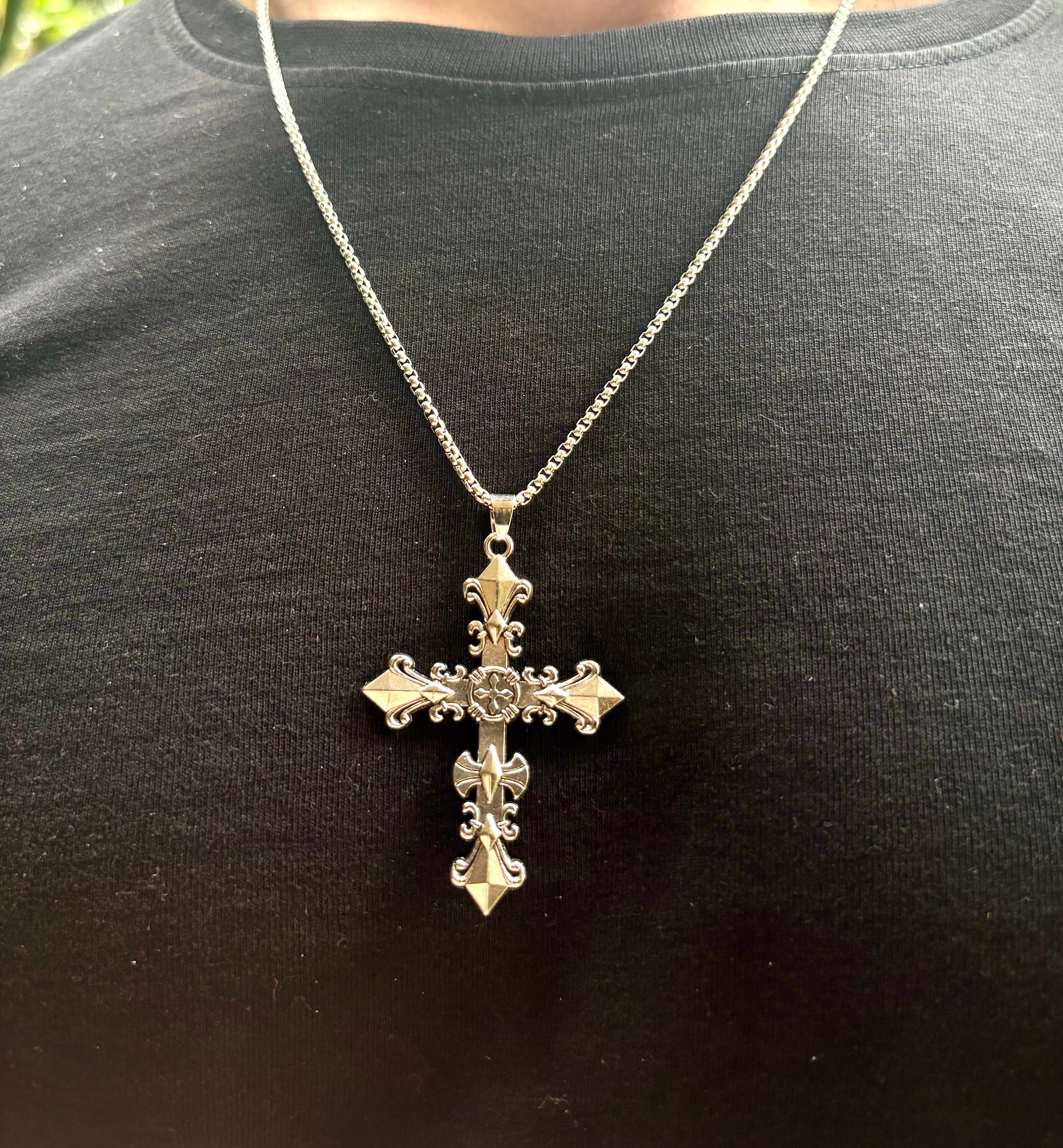 Shadow relic cross pendant with chain – Gonzo