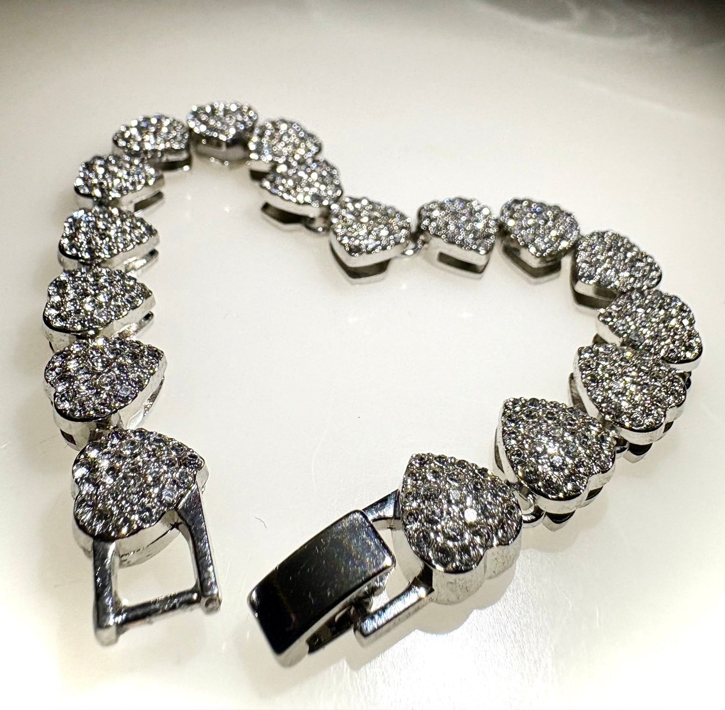 Frosted tennis heart bracelet (Limited edition)