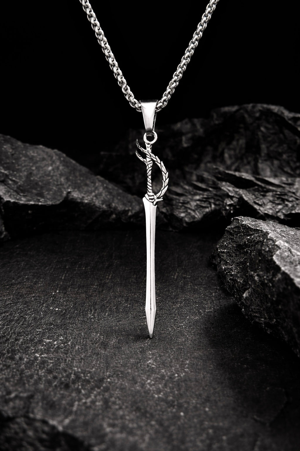 Emperors sword pendant with chain – Gonzo