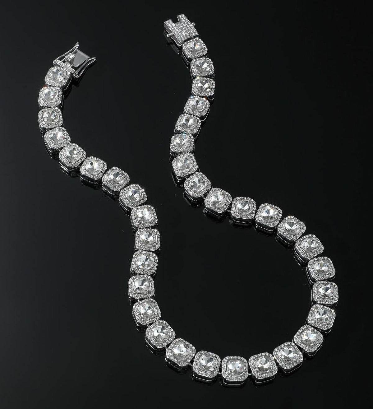 Iced out Tennis chain (Limited edition)